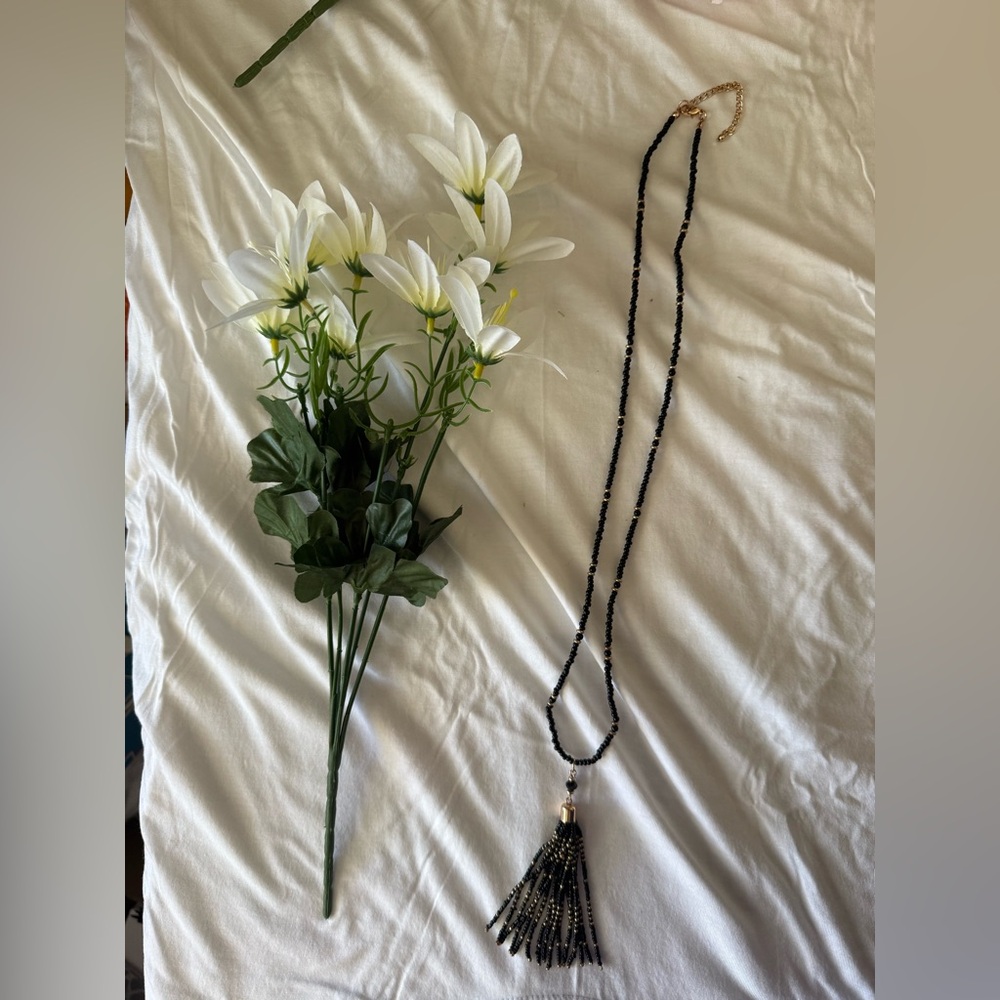 🔴 Handcrafted Black and Gold Beaded Necklace with Beaded Tassel